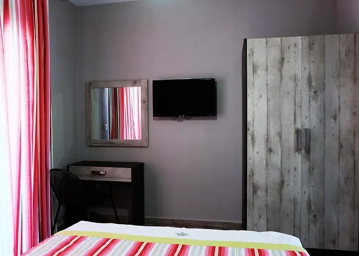 Paramithi Luxury Никити